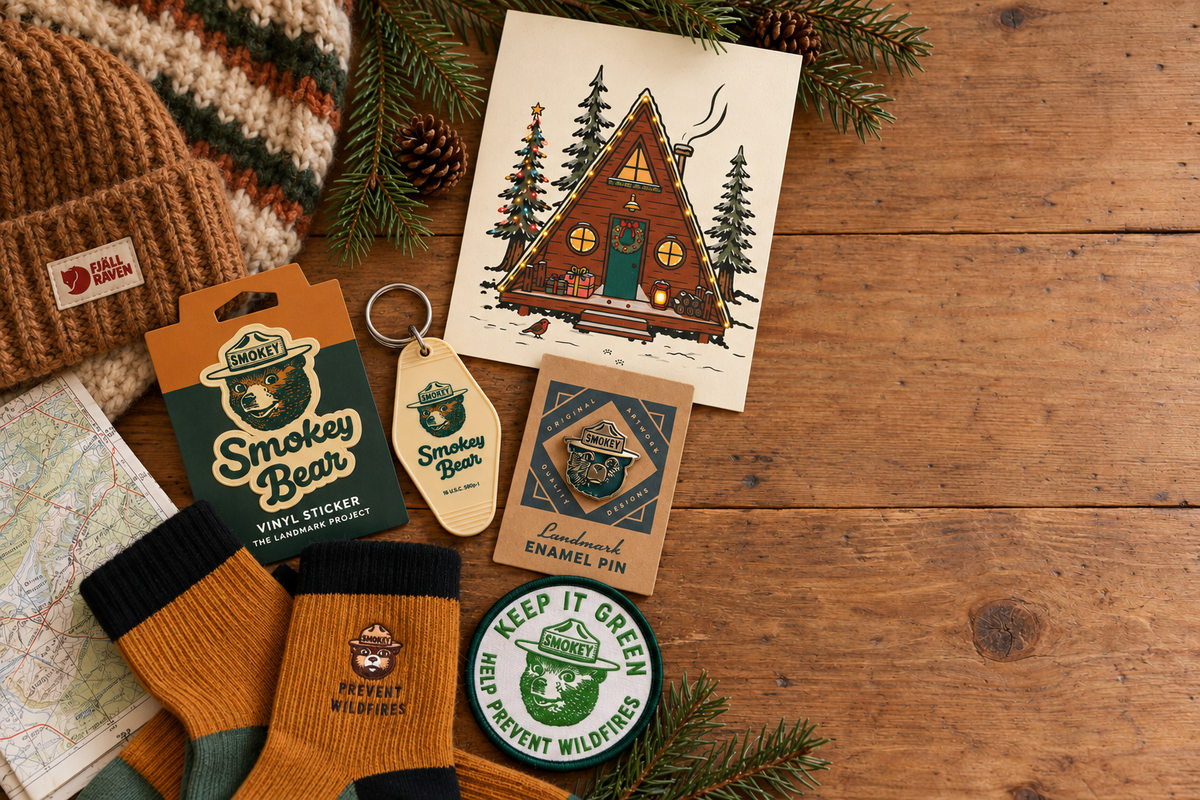 Christmas Gifts for Outdoorsy People: 11 Ideas for Hikers, Campers and Dog Walkers